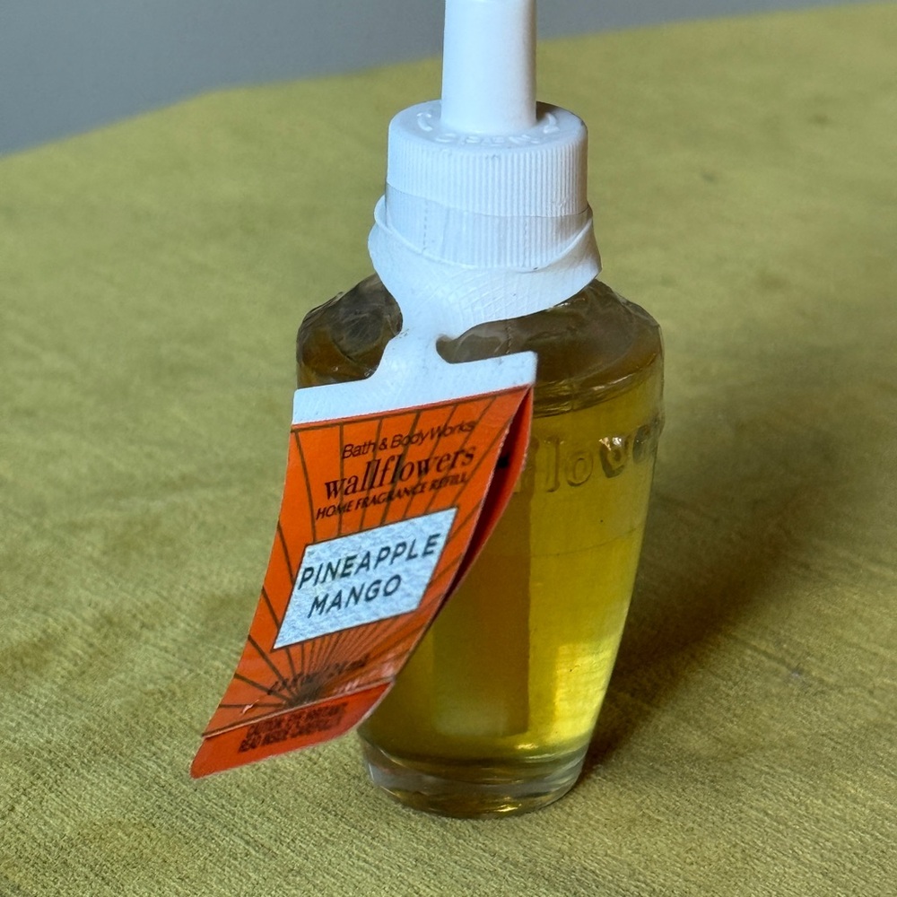 BOGO Bath & Body Works Pineapple Mango Refill with Orange Tag